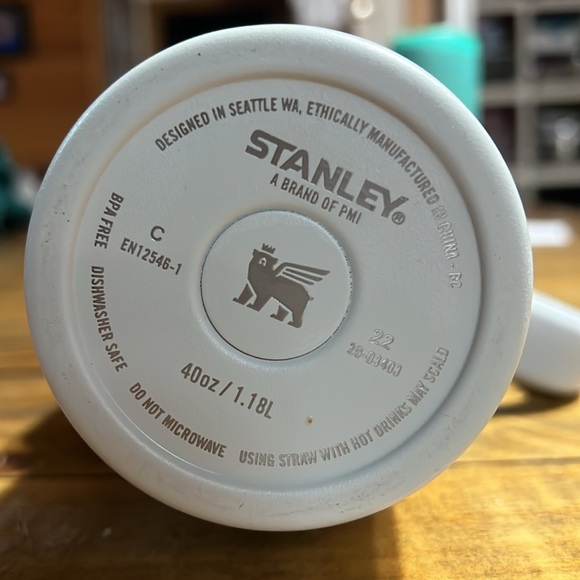 Gently used Stanley 40oz quencher - Picture 2 of 2